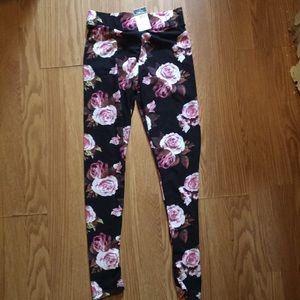 Rue 21 leggings flowers Pattern brand new
